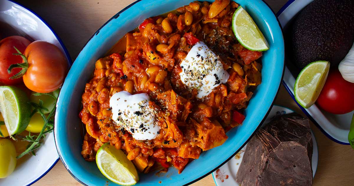 rich jackfruit non carne vegan chilli with cacao paste