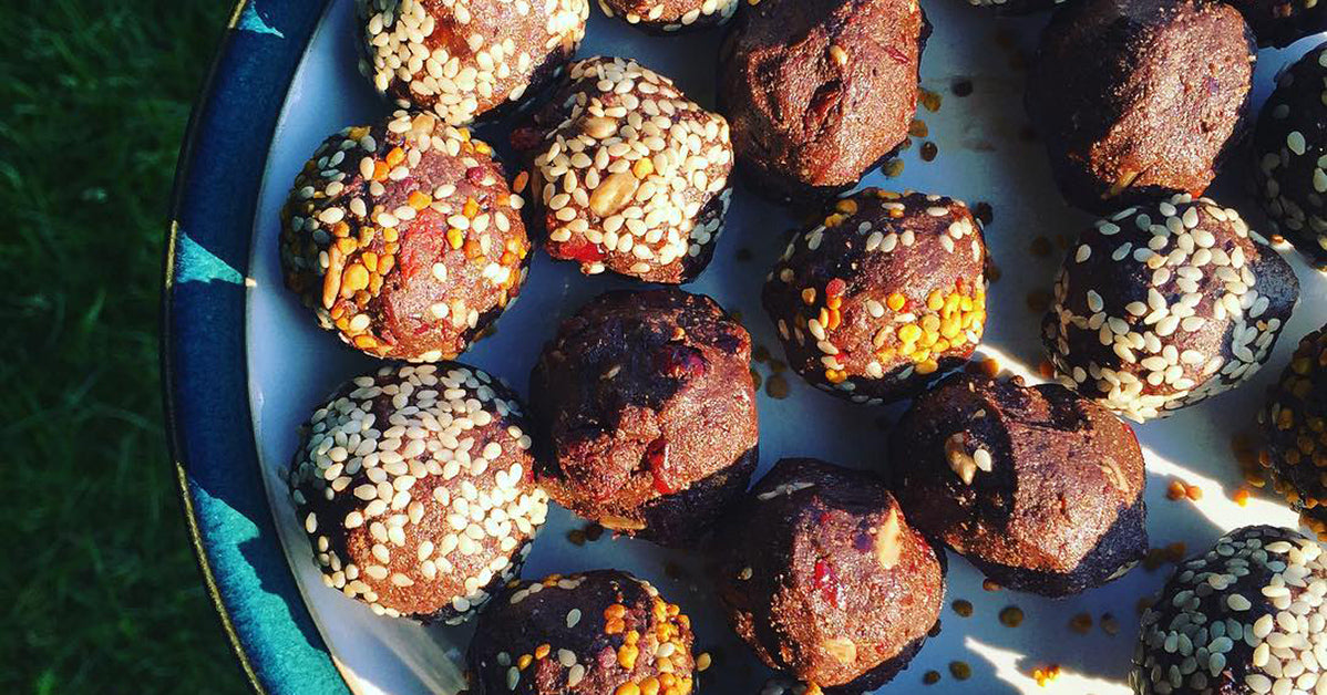 Super Raw Chocolate Energy Balls