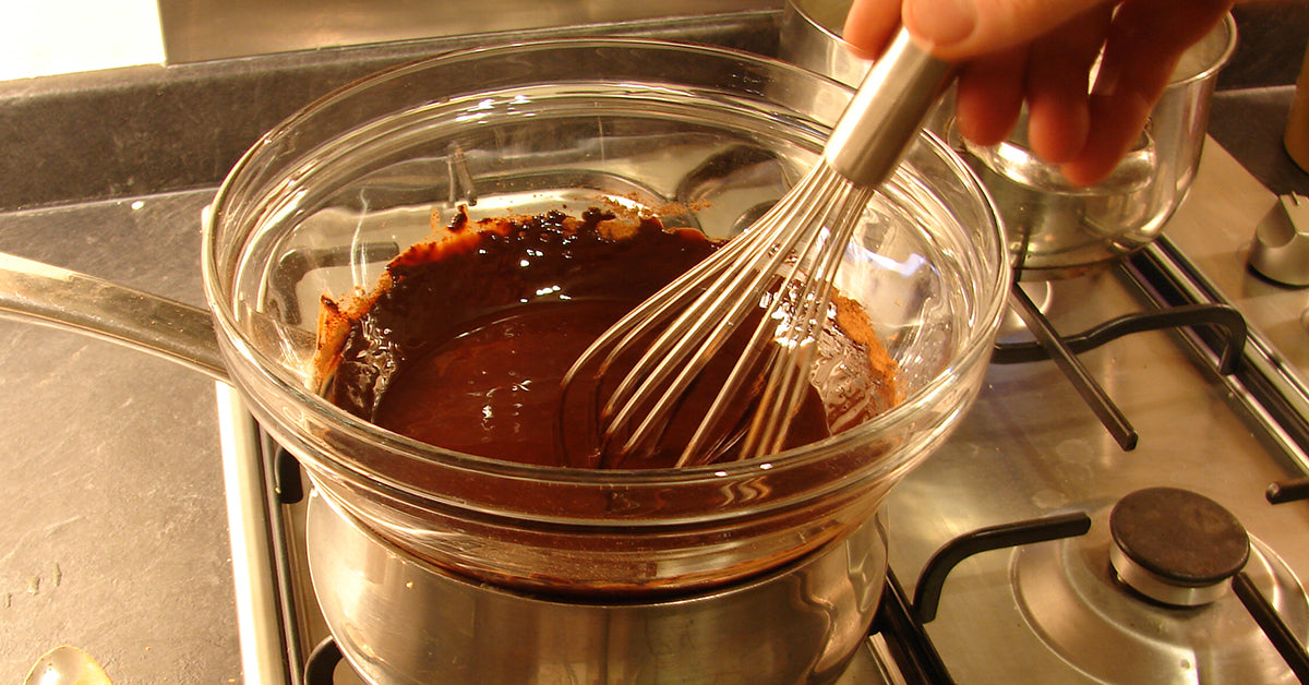 making raw chocolate